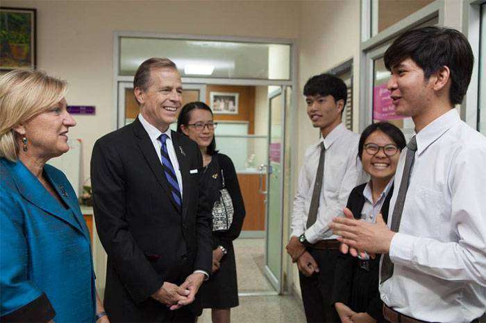 จับตา “กลิน เดวีส์” ทูตสหรัฐฯ บุกอีสาน