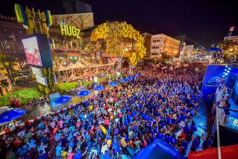 เปิดตำนาน 14 ปี ถนนข้าวเหนียว 9 ปี คลื่นมนุษย์โนแอลฯ เปิดตำนาน 14 ปี ถนนข้าวเหนียว 9 ปี คลื่นมนุษย์โนแอลฯ