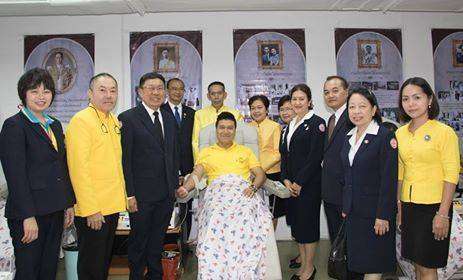 ผู้ว่าฯ เยี่ยมผู้บริจาคเลือดในโครงการ “ความสุขของพ่อ สู่ผืนแผ่นดิน”